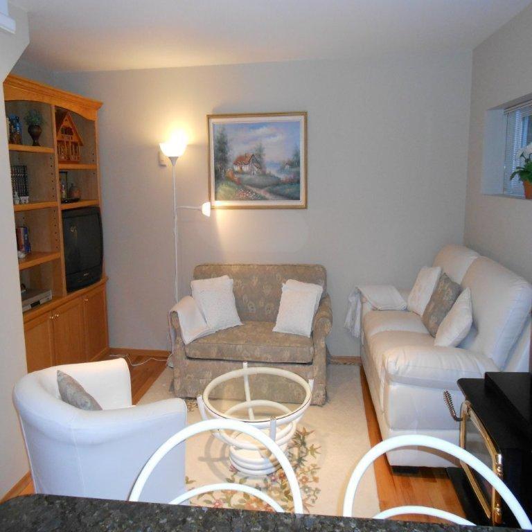 Mountain Bed & Breakfast North Vancouver Room photo
