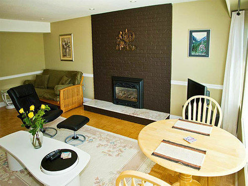 Mountain Bed & Breakfast North Vancouver Exterior photo